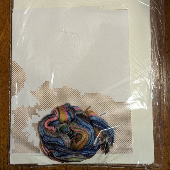 Crewel Needlepoint Vintage Golden Bee Cat Scene Embroidery Kit 1973 - Picture 3 of 3